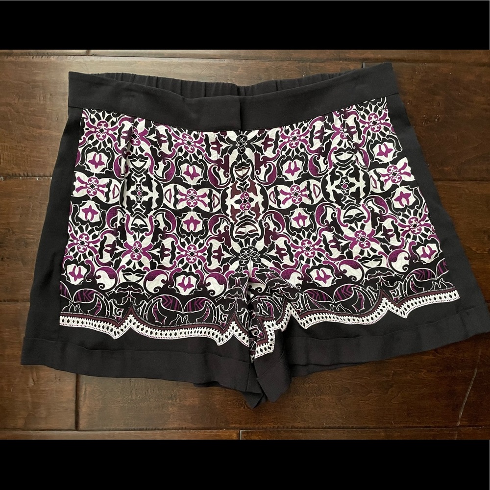 White House Black Market 8 Short shorts
